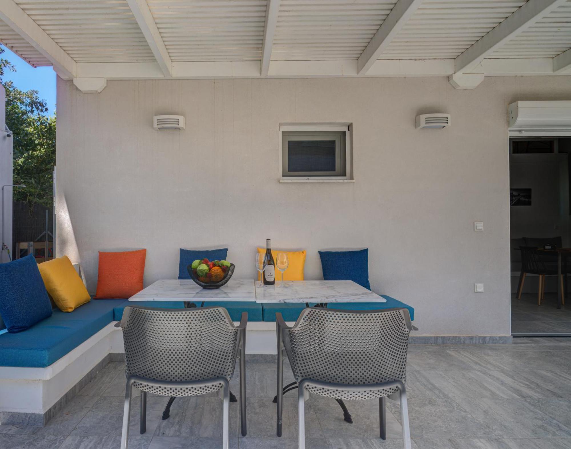 Molos Beachfront Apartments In דיאקופטו מראה חיצוני תמונה