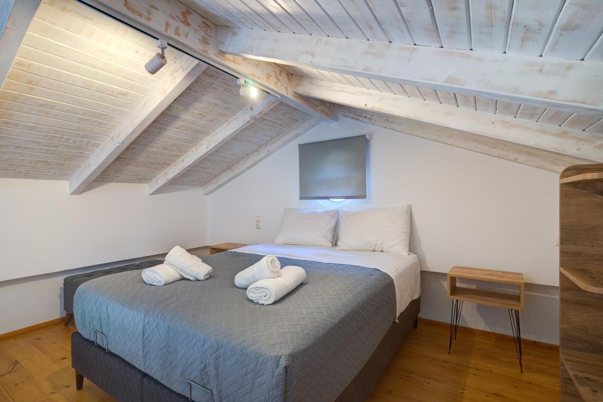 Molos Beachfront Apartments In דיאקופטו מראה חיצוני תמונה