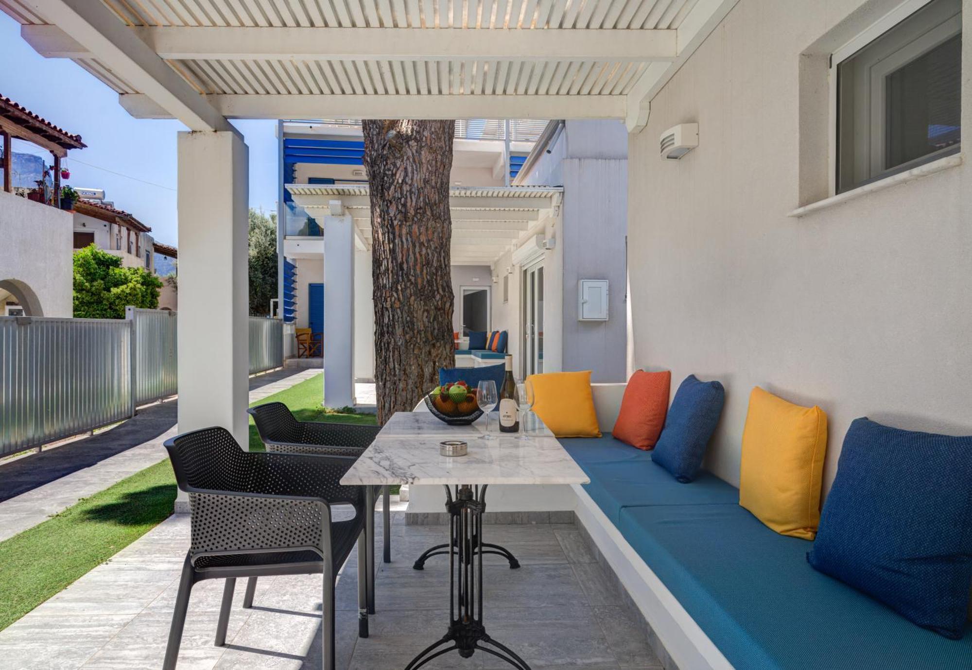 Molos Beachfront Apartments In דיאקופטו מראה חיצוני תמונה