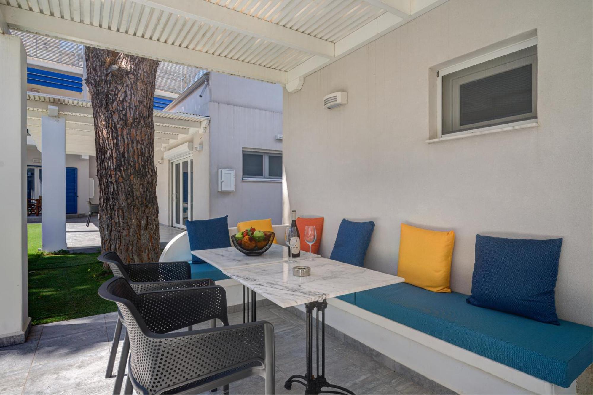 Molos Beachfront Apartments In דיאקופטו מראה חיצוני תמונה
