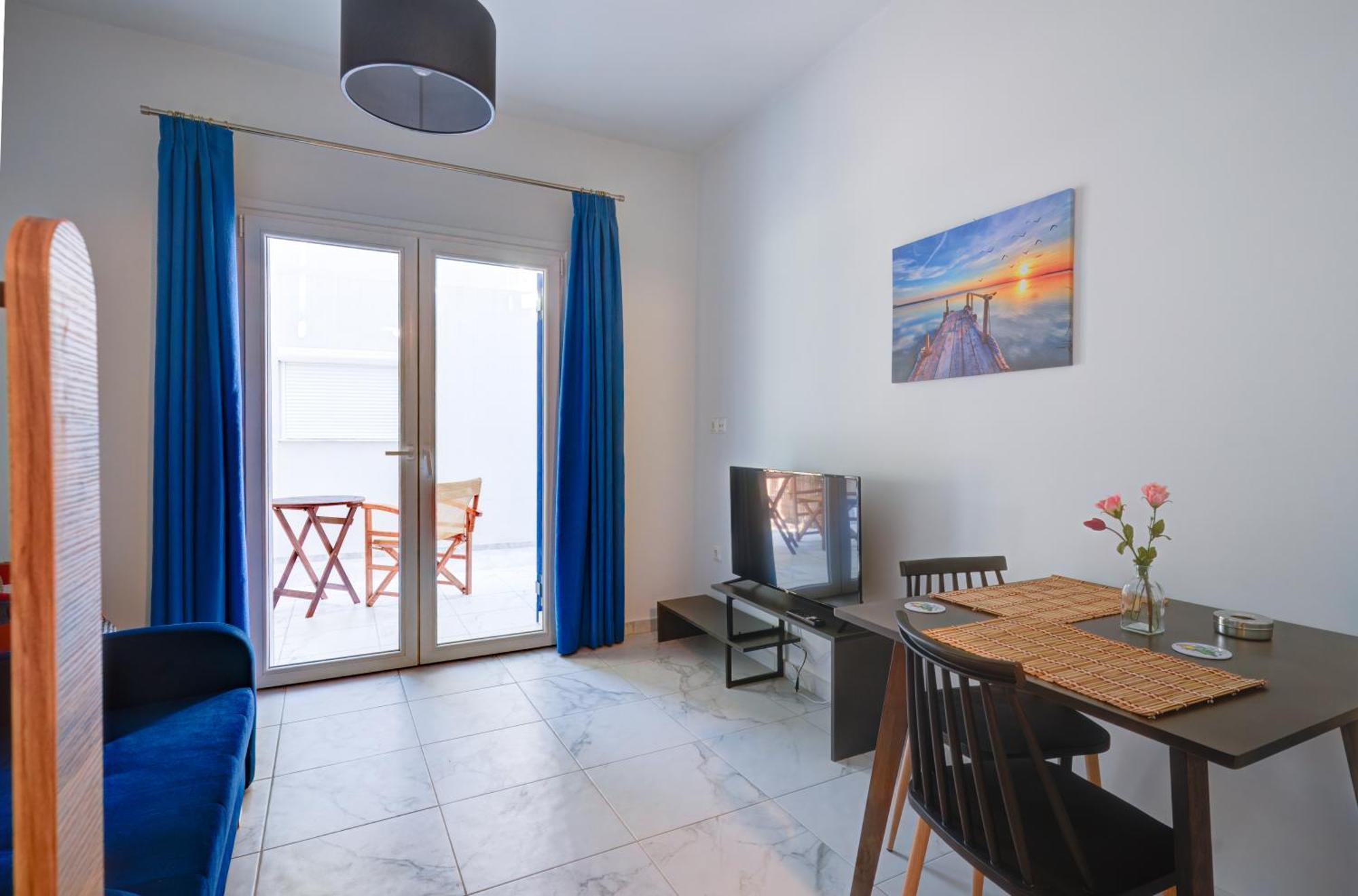 Molos Beachfront Apartments In דיאקופטו חדר תמונה